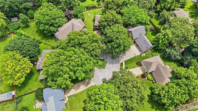 8845 Nall Avenue, Overland Park, KS 66207