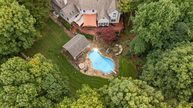 5709 W 150 N, La Porte, IN 46350