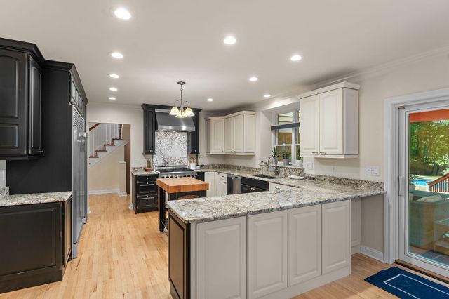 5709 W 150 N, La Porte, IN 46350