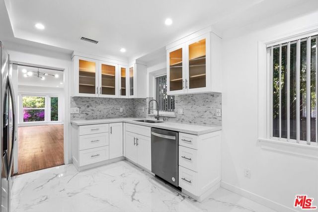 2938 Kansas Avenue, Santa Monica, CA 90404