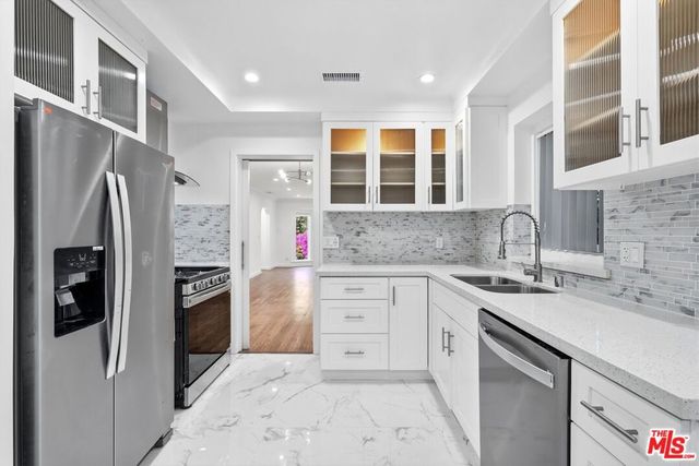 2938 Kansas Avenue, Santa Monica, CA 90404