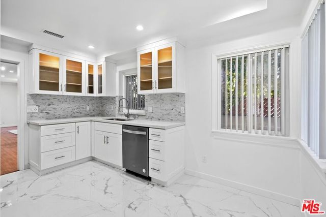 2938 Kansas Avenue, Santa Monica, CA 90404