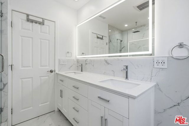2938 Kansas Avenue, Santa Monica, CA 90404