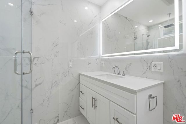 2938 Kansas Avenue, Santa Monica, CA 90404