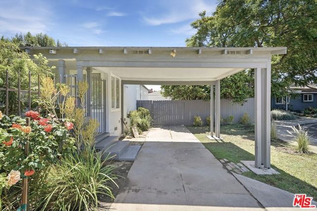2938 Kansas Avenue, Santa Monica, CA 90404