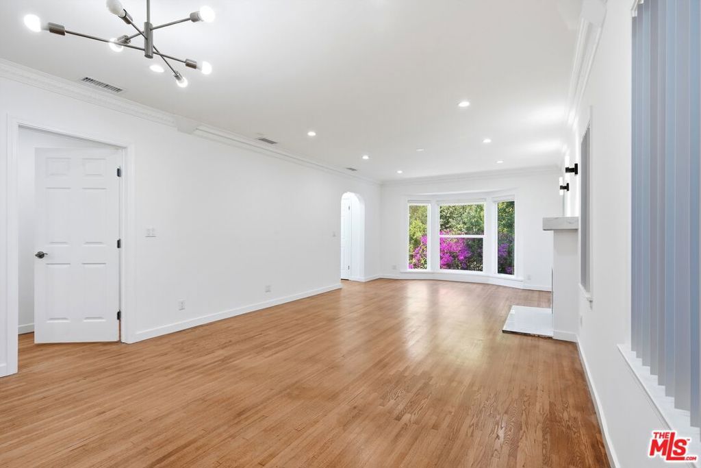 2938 Kansas Avenue, Santa Monica, CA 90404