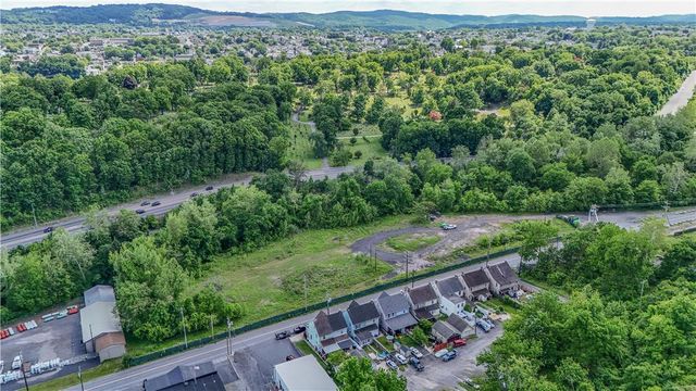 1059 Bushkill Drive, Easton, PA 18042
