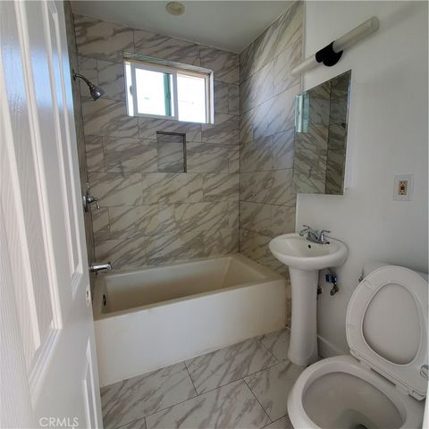 246 E 87th Place, Los Angeles, CA 90003