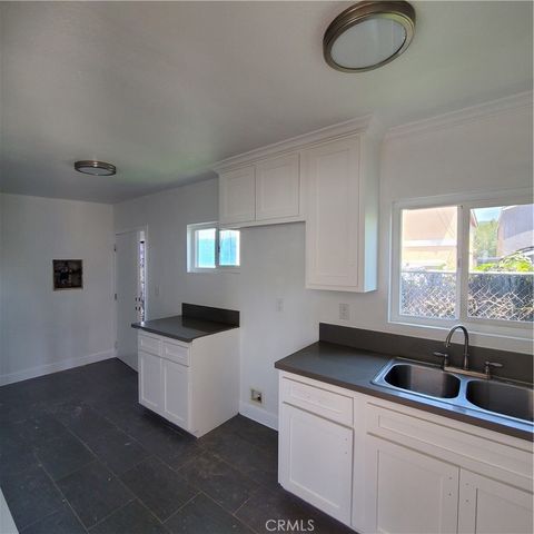 246 E 87th Place, Los Angeles, CA 90003