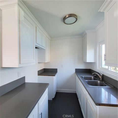 246 E 87th Place, Los Angeles, CA 90003