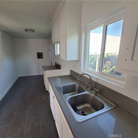 246 E 87th Place, Los Angeles, CA 90003