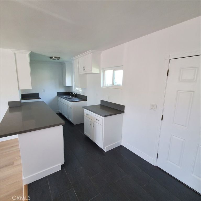246 E 87th Place, Los Angeles, CA 90003