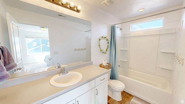 32 E HARMONY CT, Saratoga Springs, UT 84045