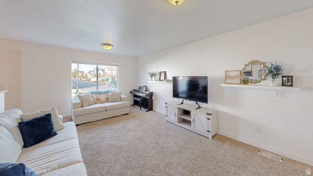 32 E HARMONY CT, Saratoga Springs, UT 84045