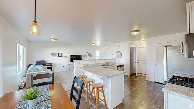 32 E HARMONY CT, Saratoga Springs, UT 84045