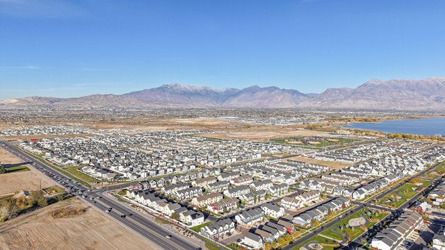 32 E HARMONY CT, Saratoga Springs, UT 84045