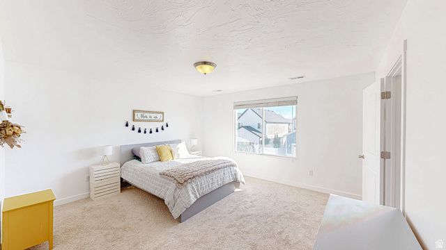 32 E HARMONY CT, Saratoga Springs, UT 84045