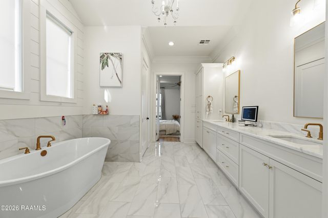 316 Sweet Harvest Road, Youngsville, LA 70592