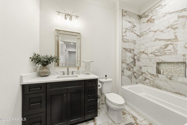 316 Sweet Harvest Road, Youngsville, LA 70592