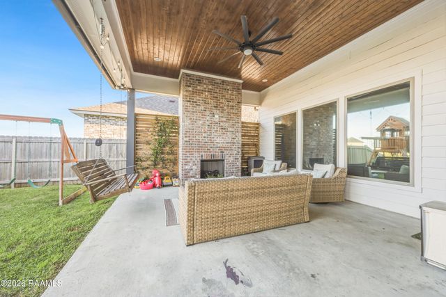 316 Sweet Harvest Road, Youngsville, LA 70592