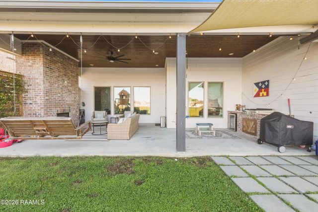 316 Sweet Harvest Road, Youngsville, LA 70592