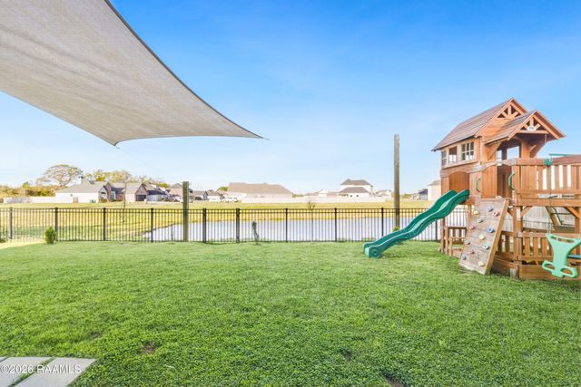 316 Sweet Harvest Road, Youngsville, LA 70592