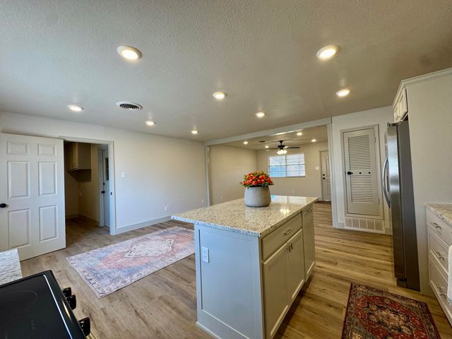 3102 Aberdeen Avenue, Lubbock, TX 79407