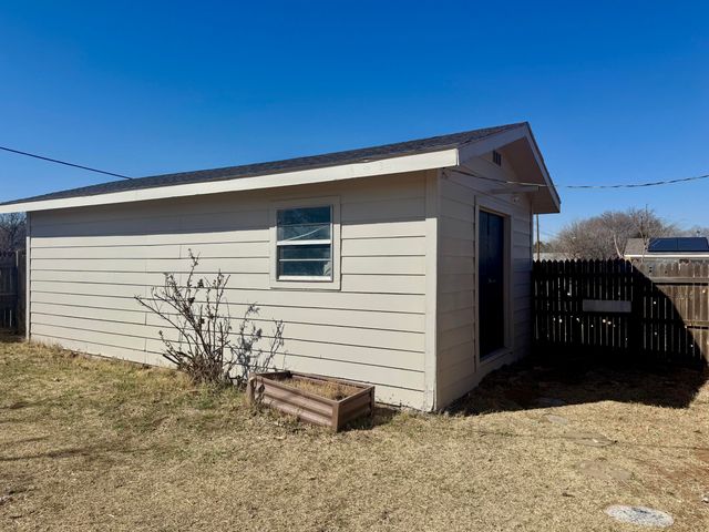 3102 Aberdeen Avenue, Lubbock, TX 79407