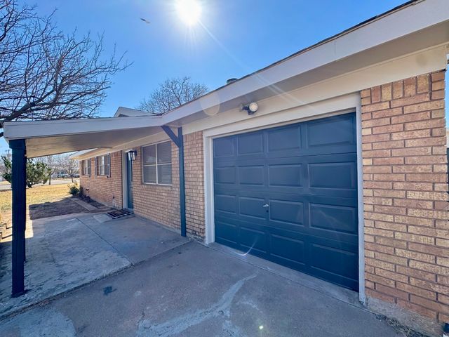 3102 Aberdeen Avenue, Lubbock, TX 79407