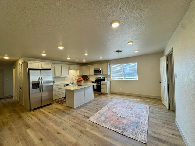 3102 Aberdeen Avenue, Lubbock, TX 79407