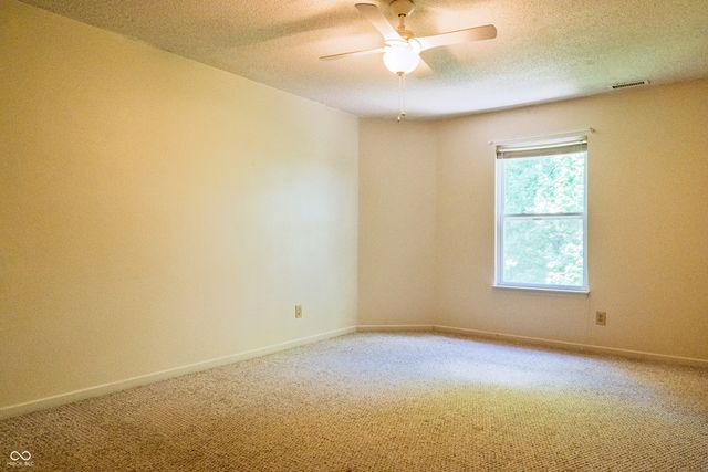 2154 Summer Breeze Way, Greenwood, IN 46143