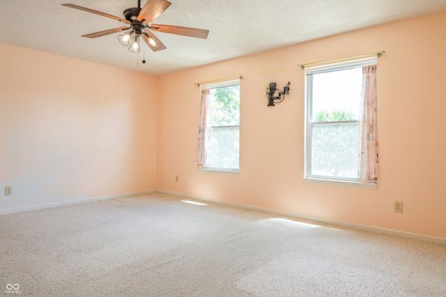 2154 Summer Breeze Way, Greenwood, IN 46143