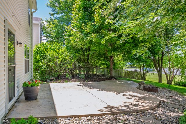 2154 Summer Breeze Way, Greenwood, IN 46143