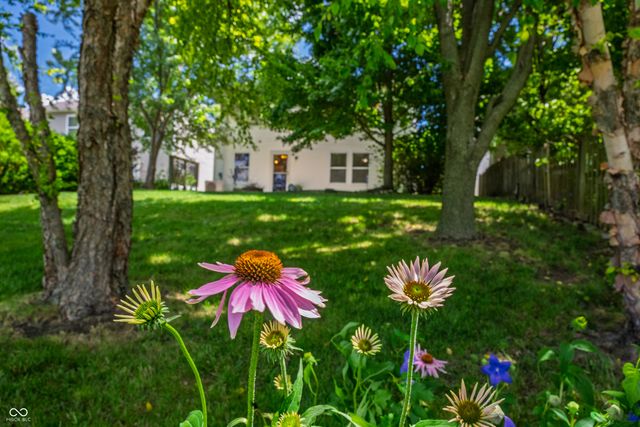 2154 Summer Breeze Way, Greenwood, IN 46143