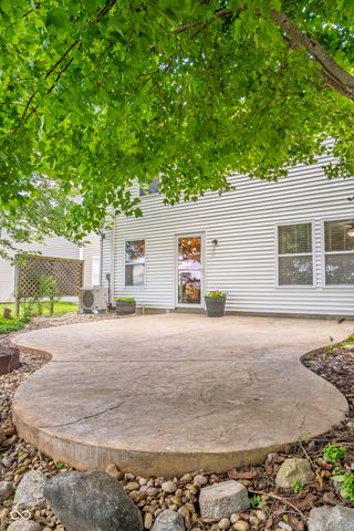 2154 Summer Breeze Way, Greenwood, IN 46143