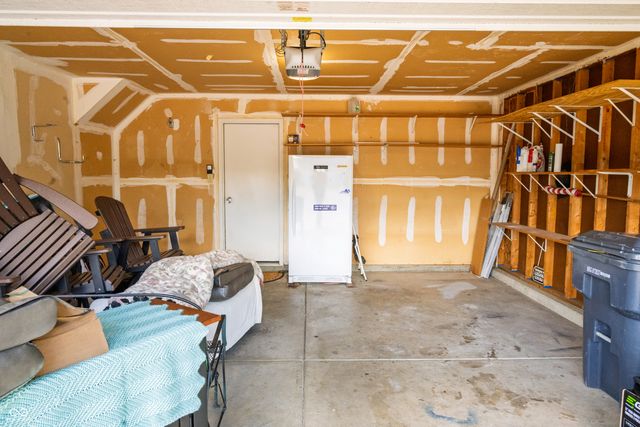 2154 Summer Breeze Way, Greenwood, IN 46143