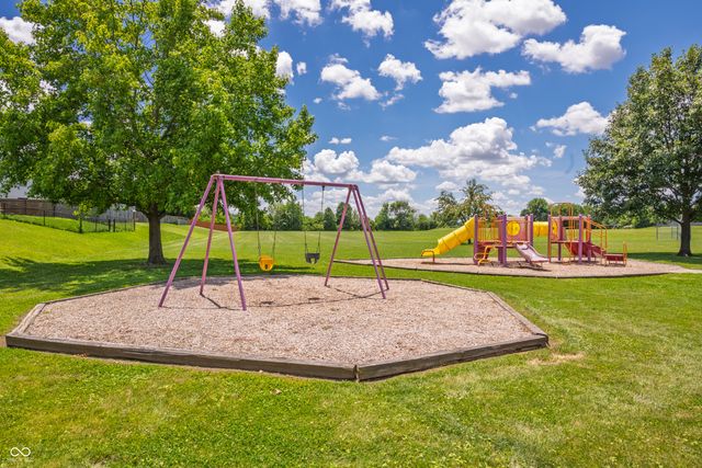 2154 Summer Breeze Way, Greenwood, IN 46143