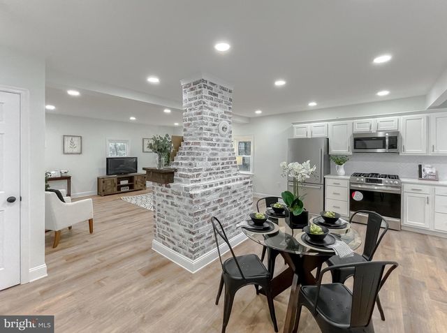 8285 VERNE PL, Welcome, MD 20693