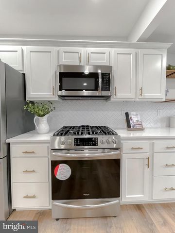 8285 VERNE PL, Welcome, MD 20693