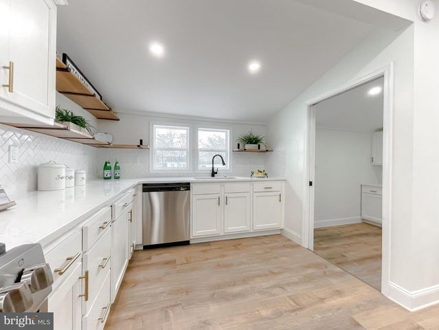 8285 VERNE PL, Welcome, MD 20693