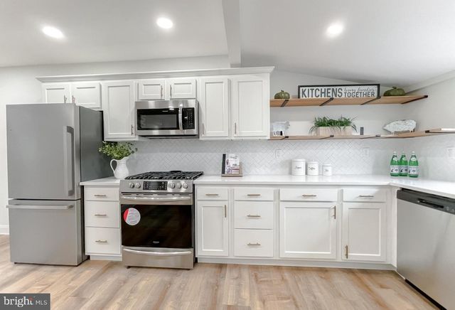 8285 VERNE PL, Welcome, MD 20693