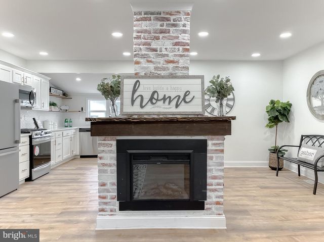 8285 VERNE PL, Welcome, MD 20693