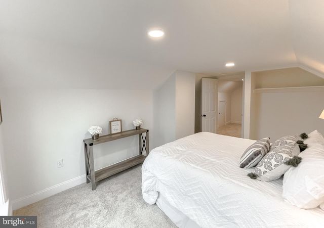 8285 VERNE PL, Welcome, MD 20693