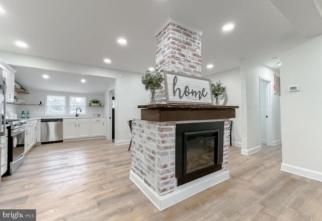 8285 VERNE PL, Welcome, MD 20693