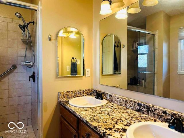 7673 Lippincott Way, Indianapolis, IN 46268