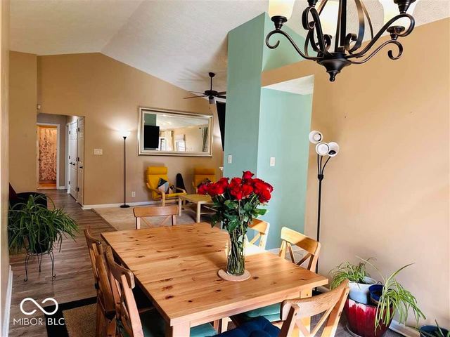 7673 Lippincott Way, Indianapolis, IN 46268