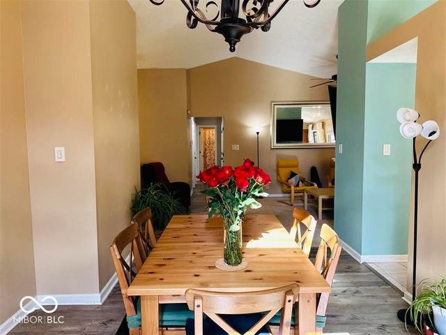 7673 Lippincott Way, Indianapolis, IN 46268