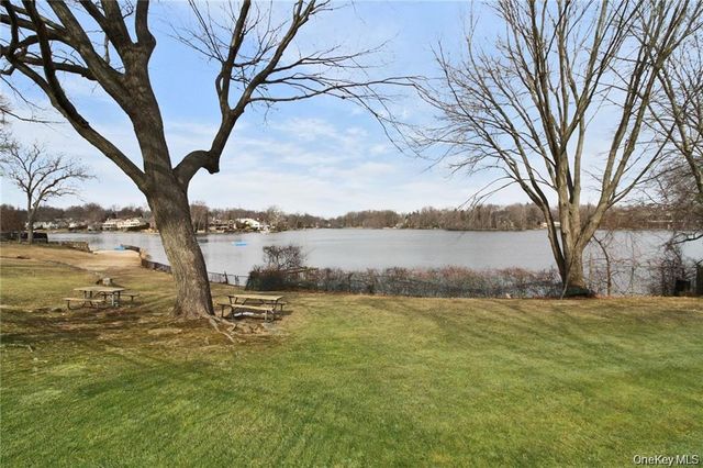 57 Manchester Road B-24, Eastchester, NY 10709