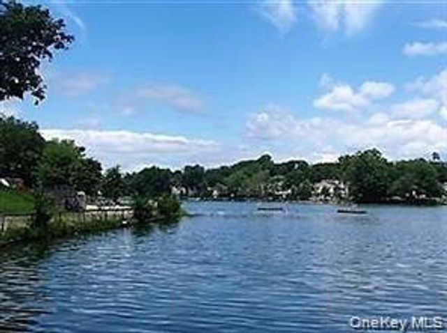 57 Manchester Road B-24, Eastchester, NY 10709