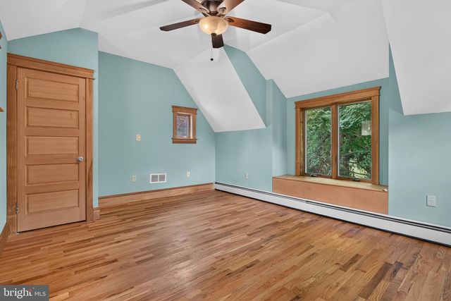 37 S CONSTITUTION AVE, New Freedom, PA 17349
